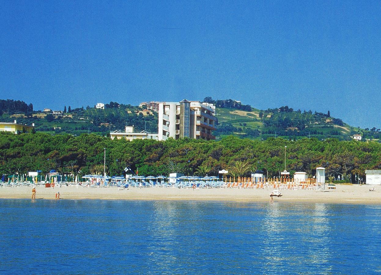 Hotel Doge Alba Adriatica Exteriér fotografie